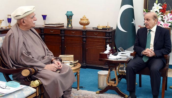 Achakzai urges PM to appoint new CEC, ECP members from Sindh, Balochistan