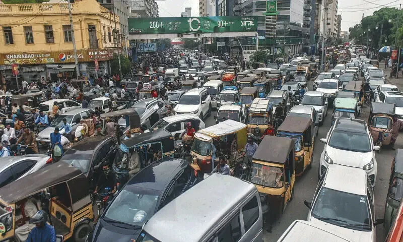 Public and Political Uproar in Sindh Over Sharp Increase in Traffic Fines