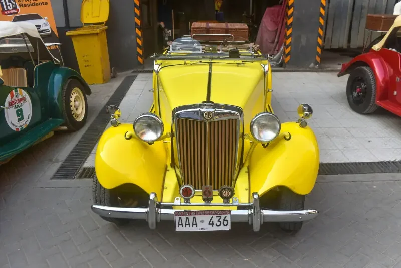 Vintage Cars Take Over Karachi Streets as Classic Car Rally Begins