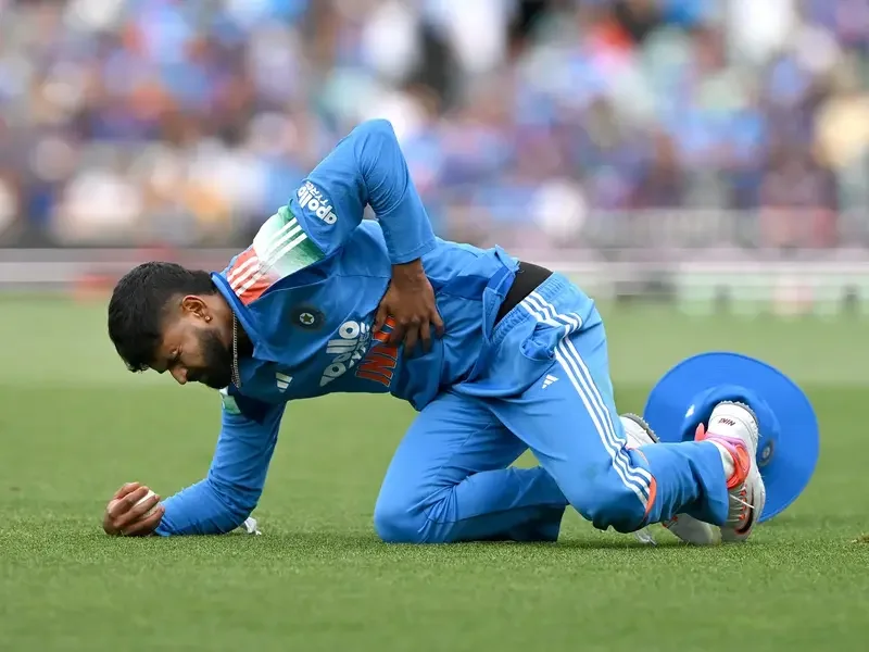 Shreyas Iyer Suffers Life-Threatening Spleen Injury, Rushed to ICU After Fielding Fall vs Australia