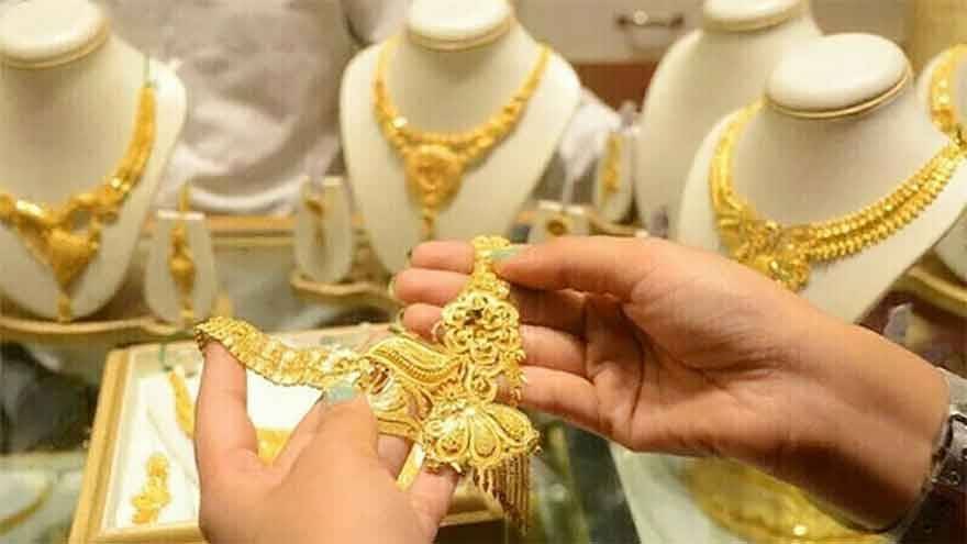 Gold Prices Fall Again Across Pakistan Amid Market Fluctuations