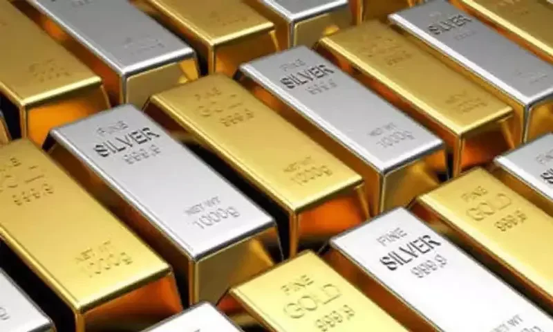 Gold Prices Plunge as Silver Hits Historic High in Karachi Bullion Market