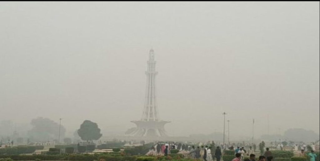 Smog has significantly declined Lahore's air quality