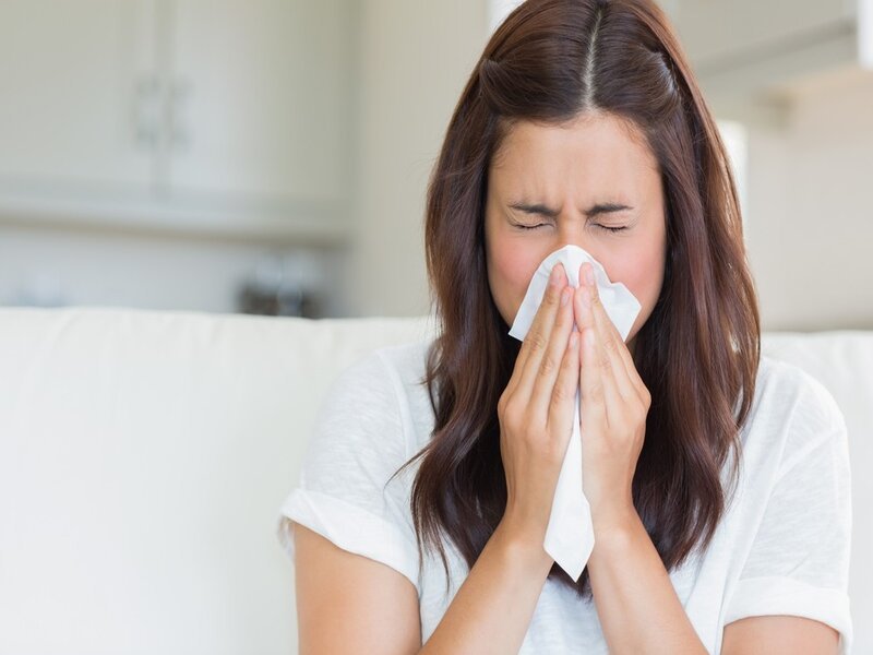 Doctors Warn: Suppressing Sneezes Can Cause Serious Health Risks Including Ruptured Blood Vessels and Collapsed Lungs