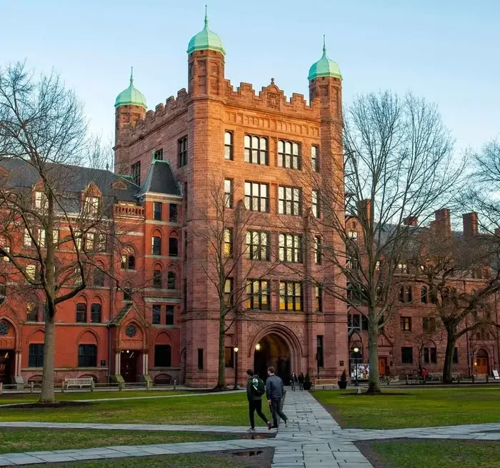 Top US University Offers Fully Funded Scholarships for Pakistani Students