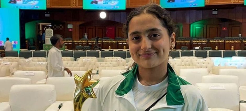 13-Year-Old Mahnoor Ali Makes History as Youngest Qualifier in Chief of Naval Staff International Squash Championship