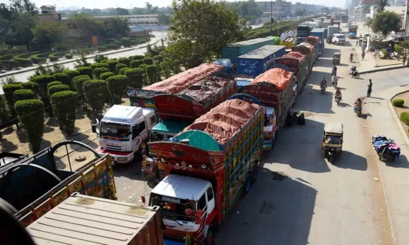 Karachi Implements New Regulations to Manage Heavy Traffic