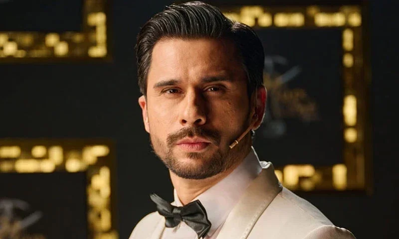 TV Host Tabish Hashmi Voices Love for Karachi, Highlights City’s Long-Standing Challenges