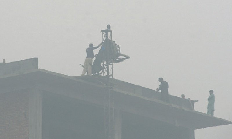 Punjab Orders Shutdown of Non-Compliant Construction Sites Amid Worsening Smog Crisis