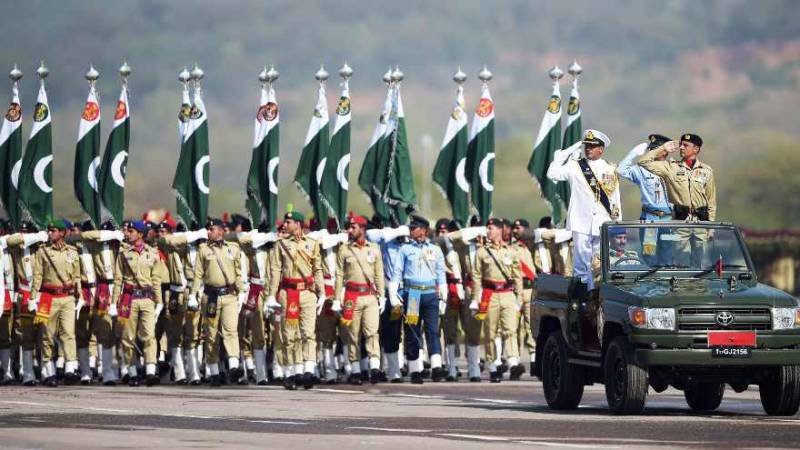 Pakistan Considers Creation of “Commander of Defense Forces” Position Under Proposed 27th Constitutional Amendment