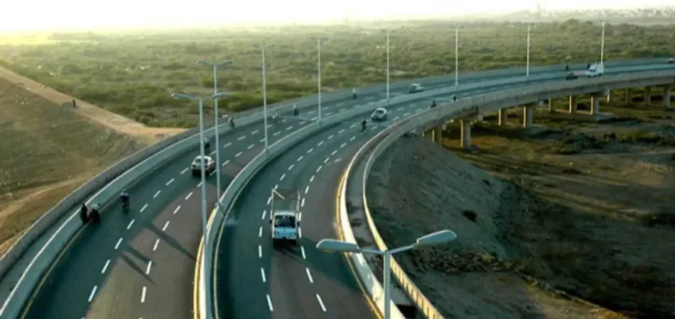 Government Sets Deadline to Restore Traffic on Key Motorway After Disruptions