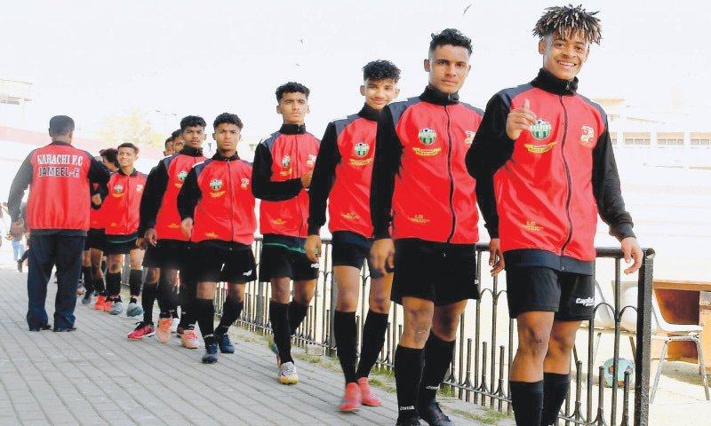 Lyari Football Team Receives Hero’s Welcome at Karachi Airport After Impressive Performance in Singapore