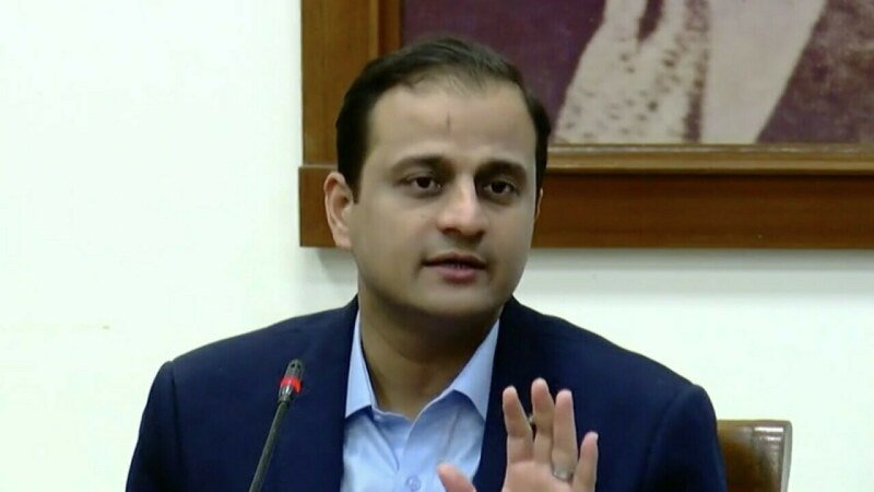 Karachi Mayor Murtaza Wahab Urges Residents to Stop Wall Chalking to Preserve City’s Cleanliness