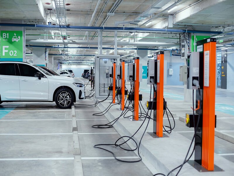 Pakistan Saves $27 Million in Fuel Costs as Hybrid Electric Vehicles Gain Popularity
