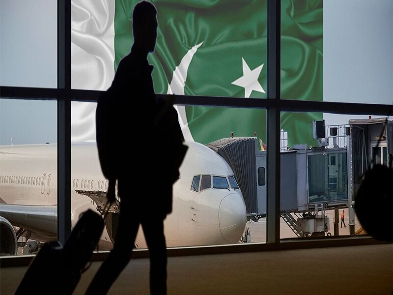 Nearly 2.9 Million Pakistanis Migrate Abroad in Three Years Amid Economic Challenges