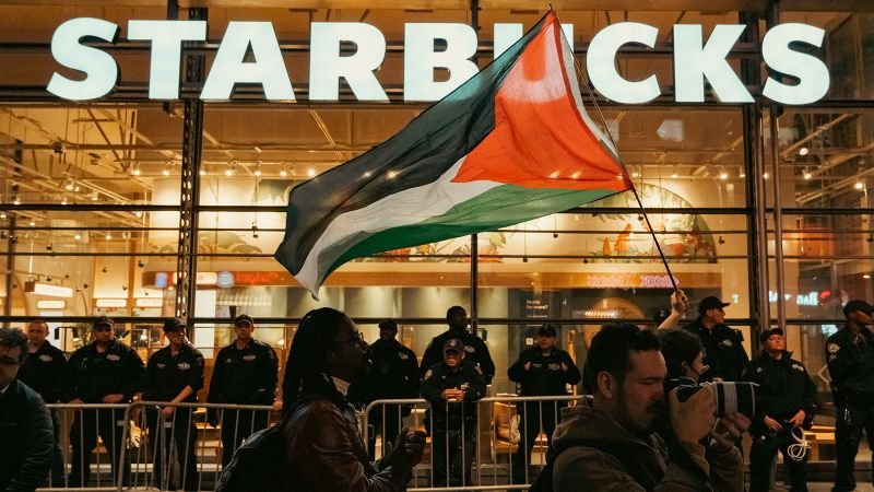 Starbucks to Shut Down 400 Stores Across North America Amid Global Boycott and Falling Sales
