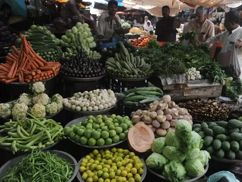 Lahore Vegetable Market Launches Digital Price List to Prevent Overcharging