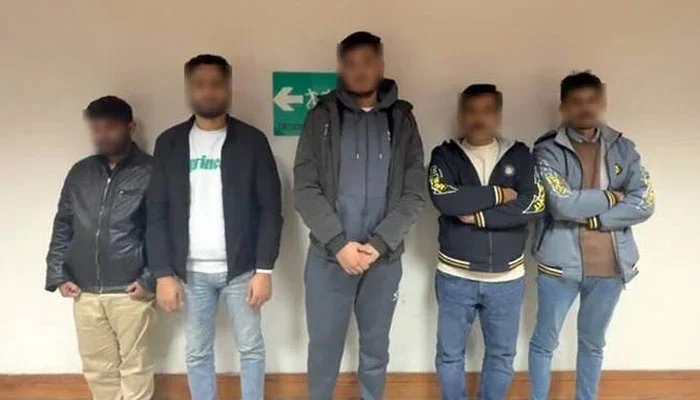 Five Pakistanis Deported from Sharjah for Attempting UK Travel on Fake Visas