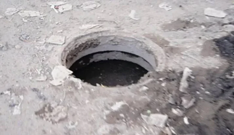 Punjab CM Maryam Nawaz Orders Removal of Lodhran Deputy Commissioner After Child Falls Into Open Manhole