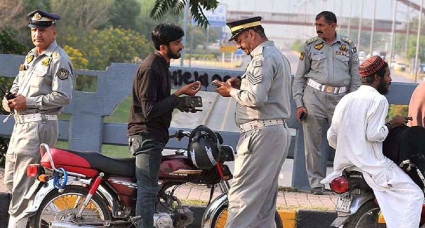 Punjab CM Maryam Nawaz Orders Traffic Police to Stop Arresting Students Amid Crackdown on Violations