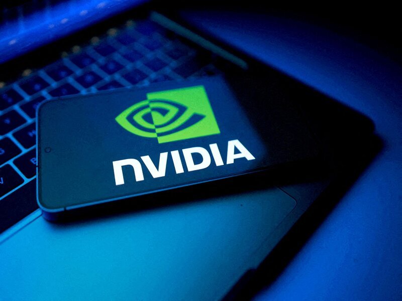U.S. Approves Nvidia H200 Chip Exports to China With 25% Fee as Trump Outlines New AI Trade Policy