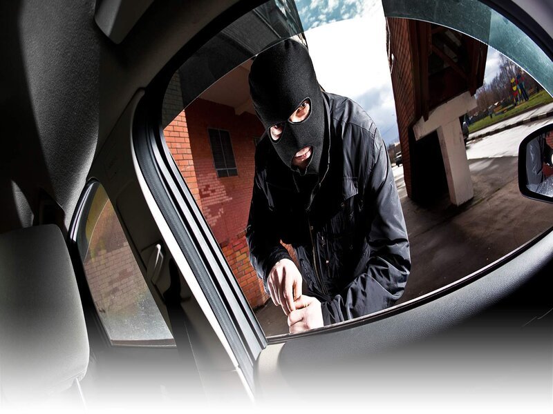 Car Tire Theft Surge in Karachi as Vehicles Parked Outside Homes Targeted in Multiple Incidents