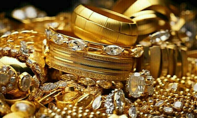 Over 100 Tolas of Gold Reportedly Stolen from Residence in Karachi