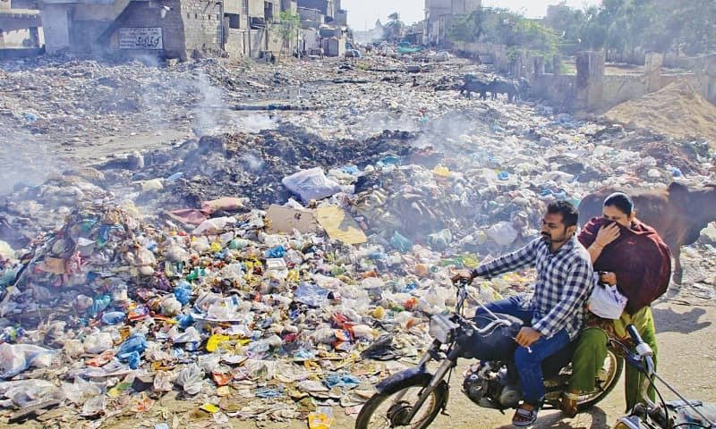Massive Garbage Piles Outside KMC Trigger Public Outrage in Karachi