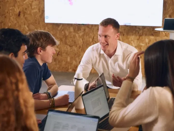 Colleges to Introduce Career Counselling Programs for Students