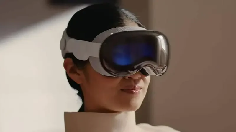 Apple Cuts Vision Pro Production Amid Weak Sales