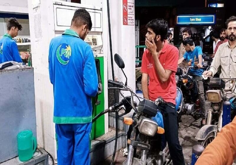 Government Collects Rs. 828 Billion in Petrol Taxes from Citizens