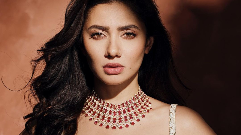 Mahira Khan's September Wedding: Rumor or Reality?