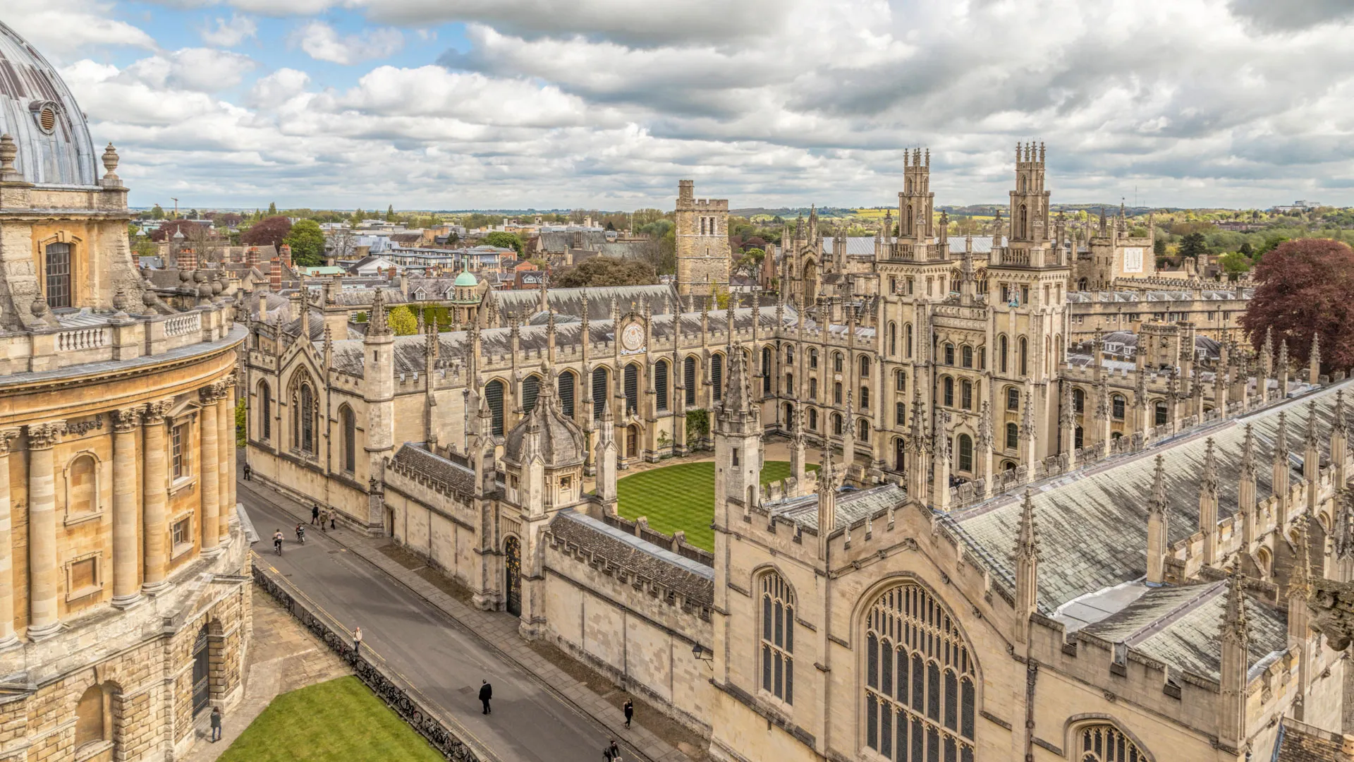 Fully Funded Scholarship by University of Oxford for Pakistani Students