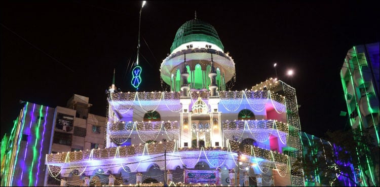 ملک بھر میں آج عید میلادالنبی مذہبی عقیدت و احترام سے منائی جا رہی ہے