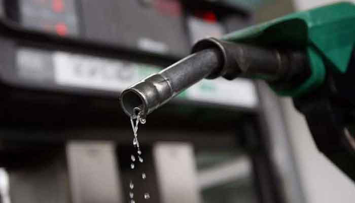 پاکستان میں پیٹرول کی قیمت میں بڑی کمی کا امکان